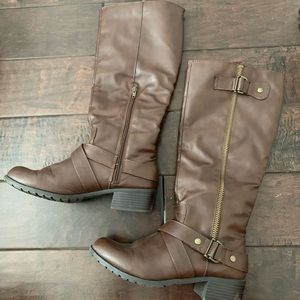 Women’s Size 8 boots